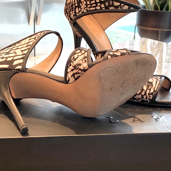 L.A.M.B black and white open toe heels. Worn once - Picture 6 of 6